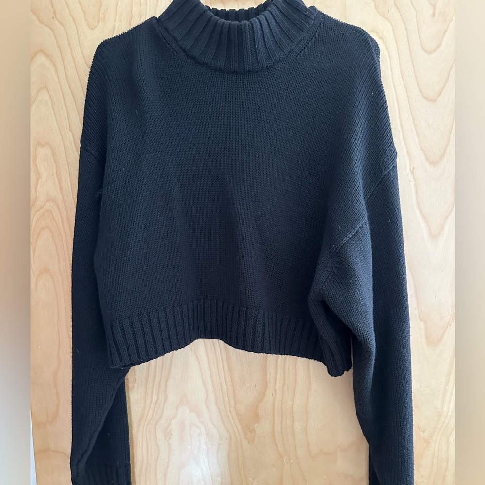 ARITZIA heavy cropped merino wool sweater BLACK size L